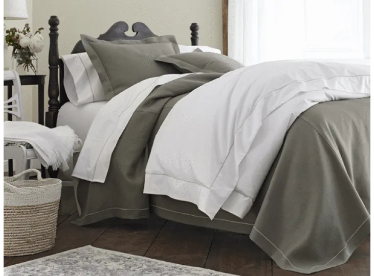 Boutique Percale Flat Sheets by Peacock Alley