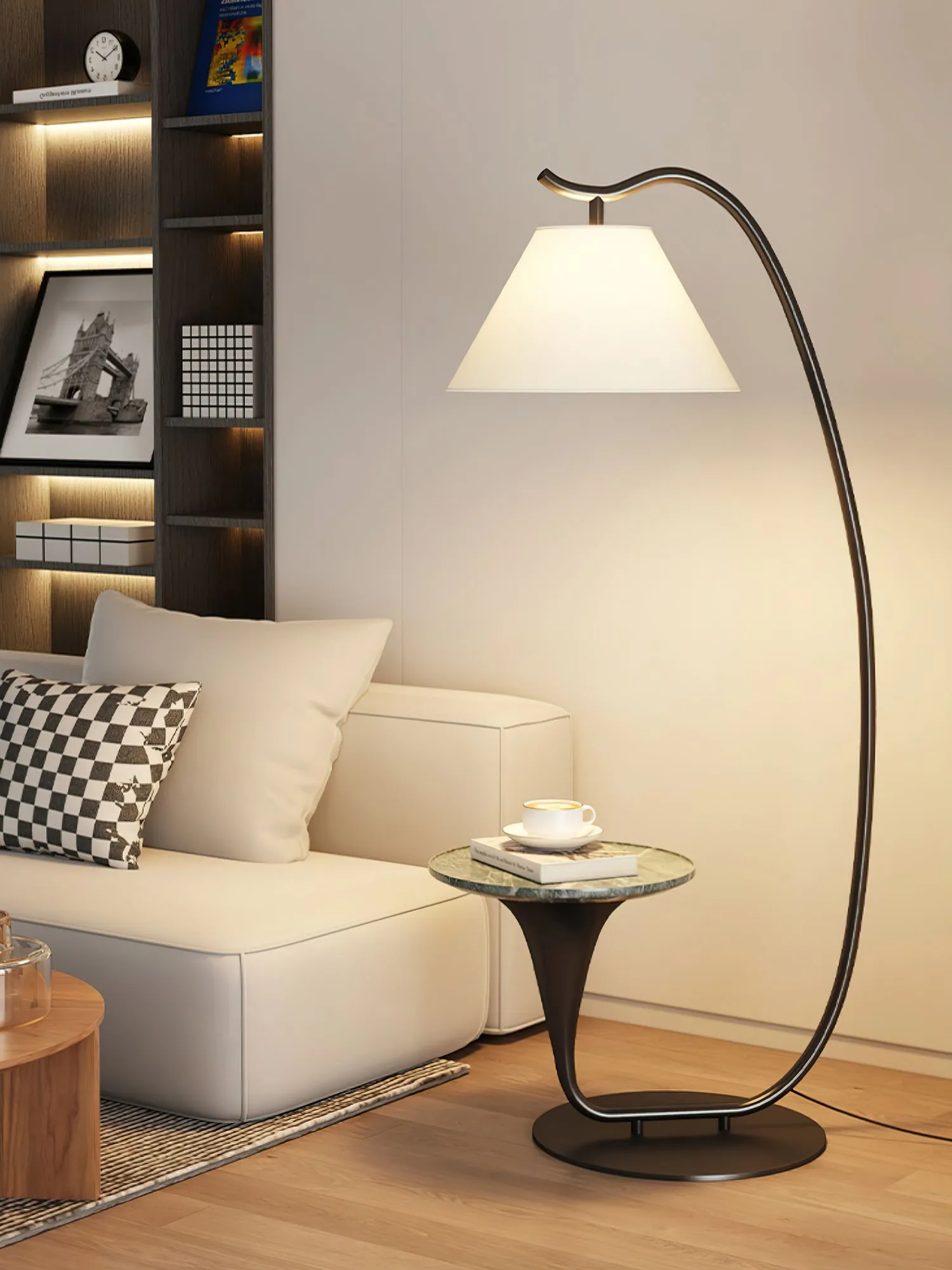 Curvature Floor Lamp