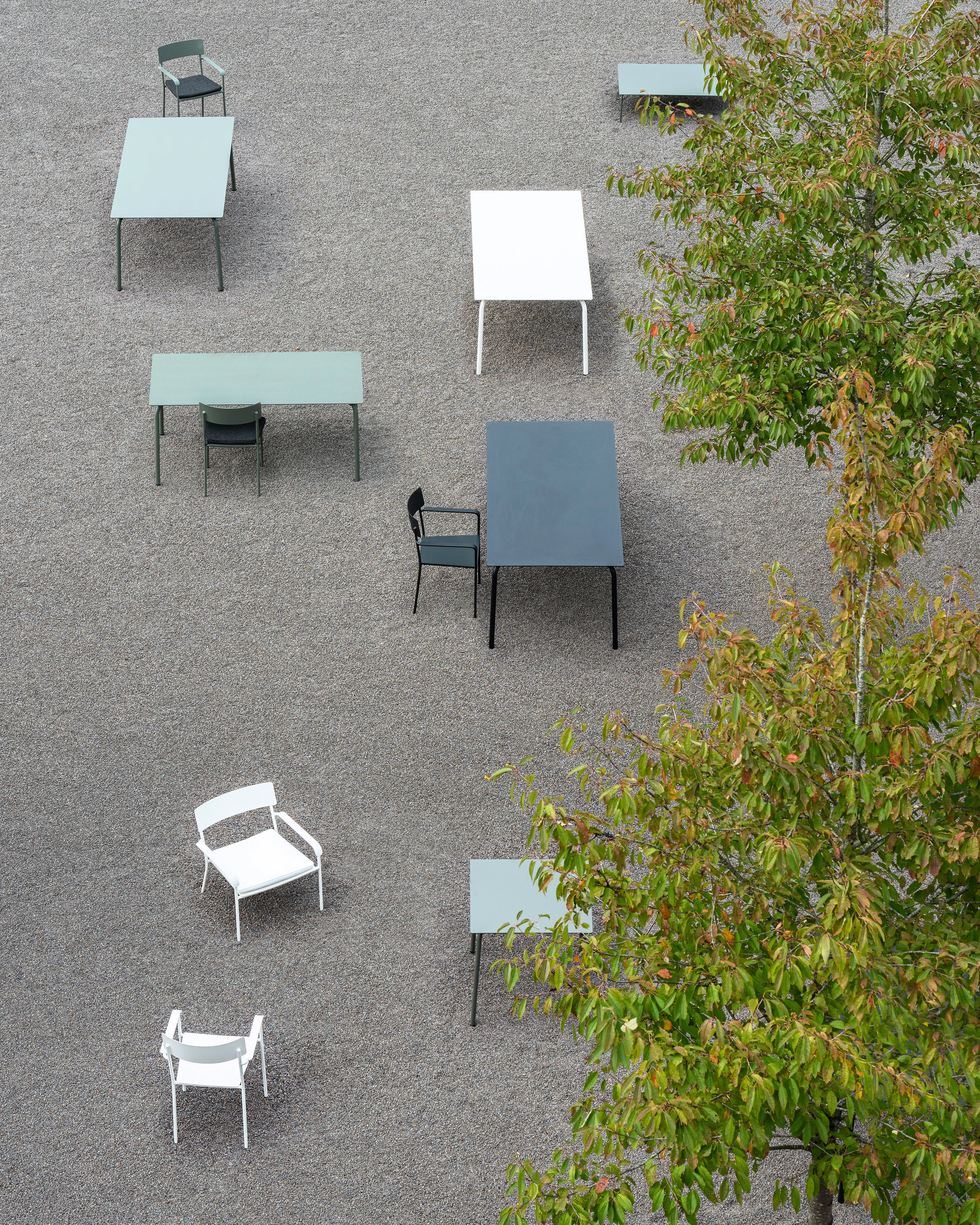 Dining table aluminium eucalyptus green August