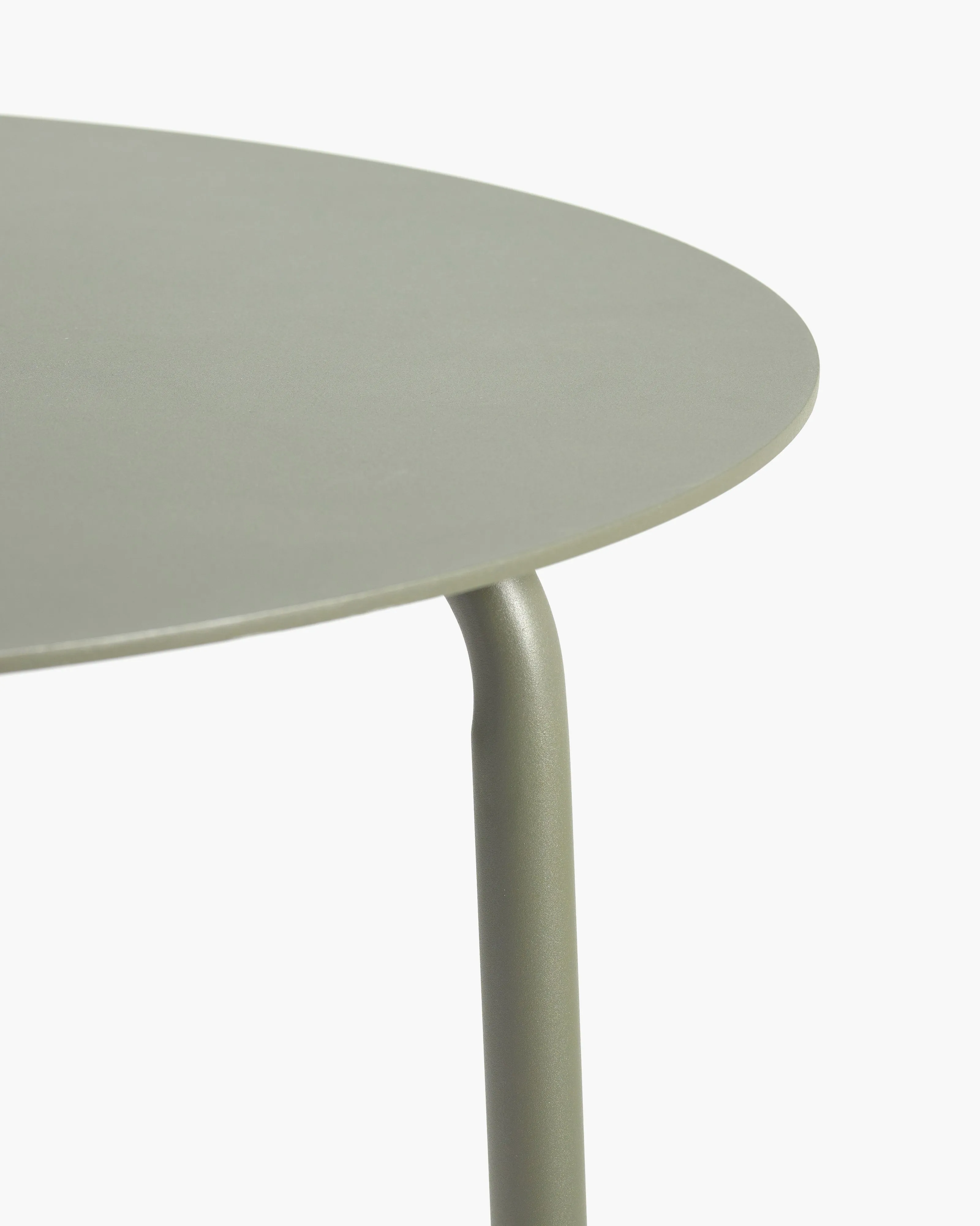 Dining table round S aluminium eucalyptus green August