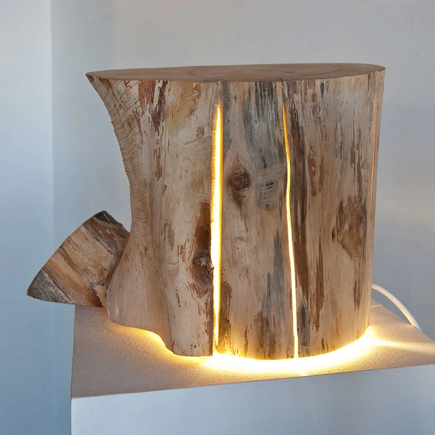 duncan meerding | cracked log lamp