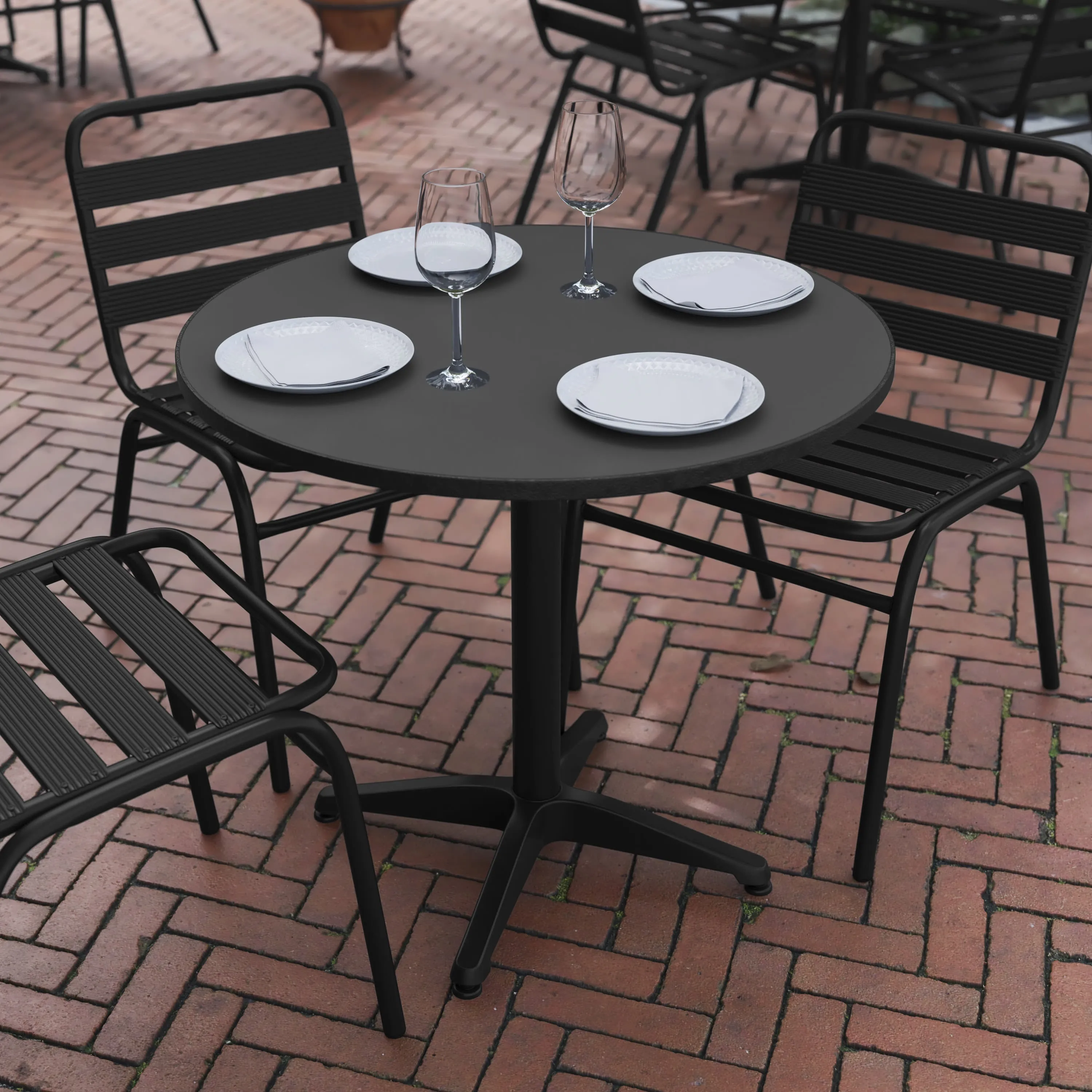 Mellie 31.5'' Round Aluminum Indoor-Outdoor Table with Base